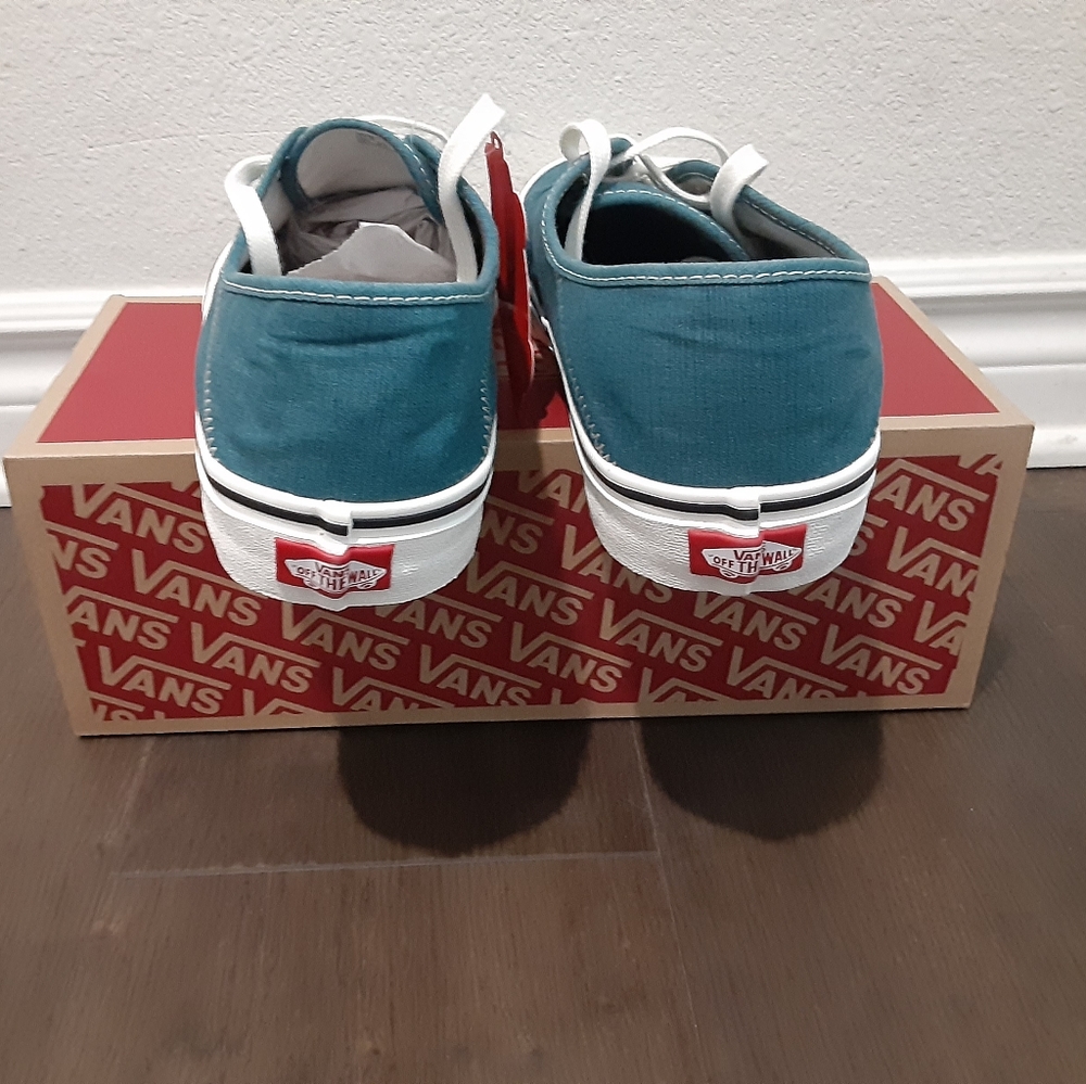 Vans - Picture 3 of 4